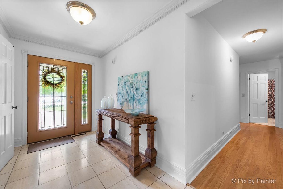 1131 CANDLENUT Drive, Naperville, IL 60540