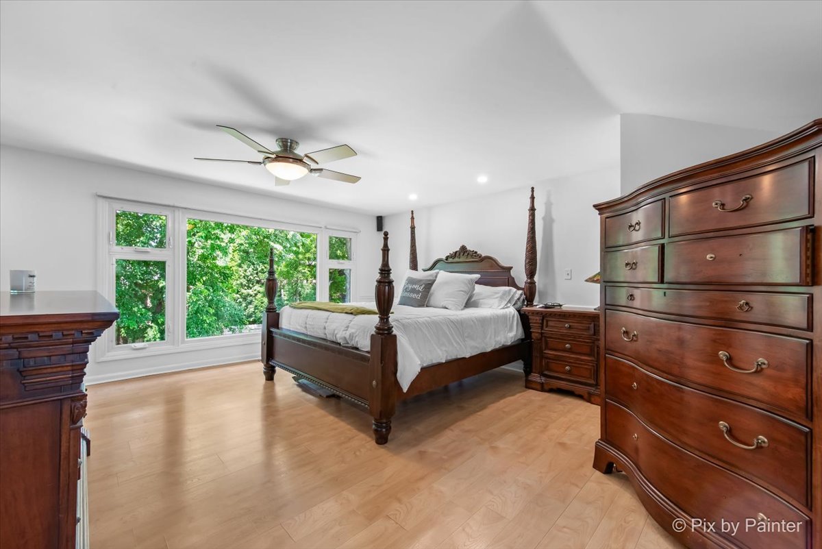 1131 CANDLENUT Drive, Naperville, IL 60540