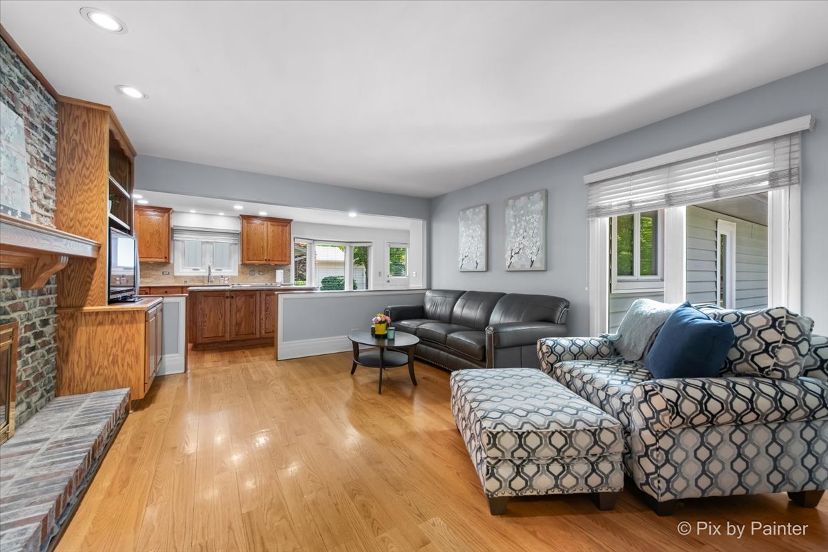 1131 CANDLENUT Drive, Naperville, IL 60540