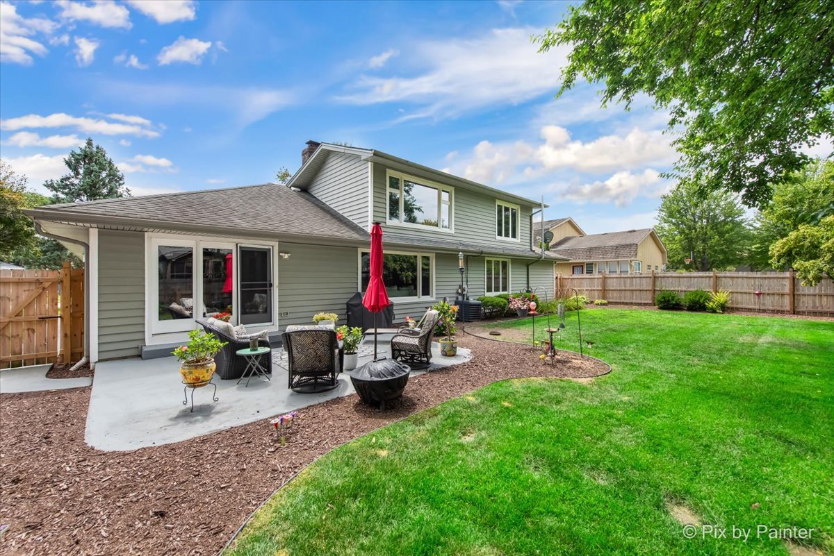 1131 CANDLENUT Drive, Naperville, IL 60540
