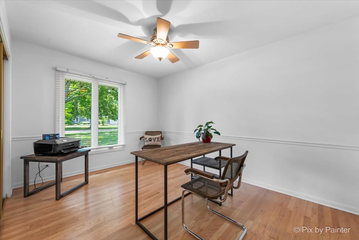 1131 CANDLENUT Drive, Naperville, IL 60540