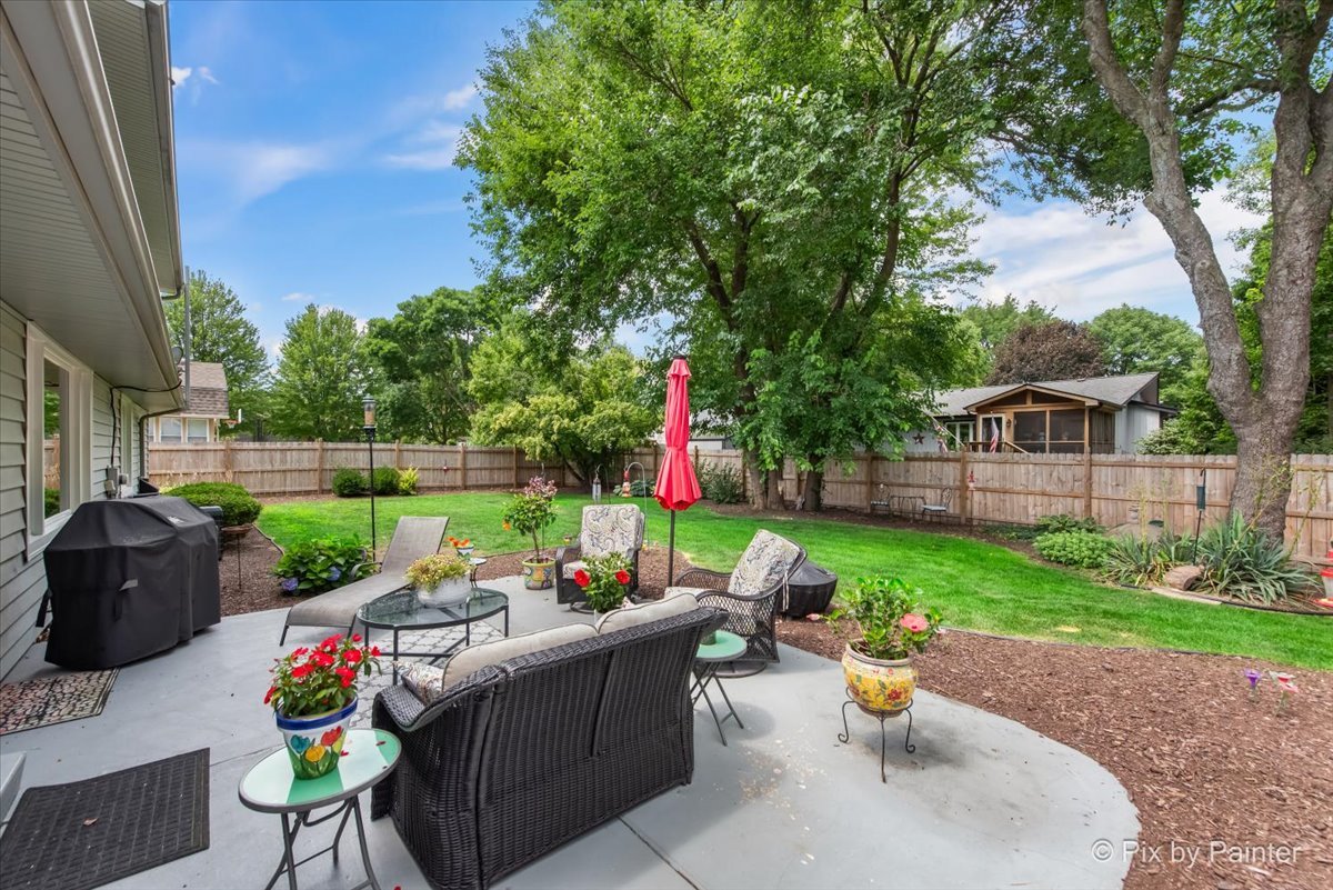 1131 CANDLENUT Drive, Naperville, IL 60540