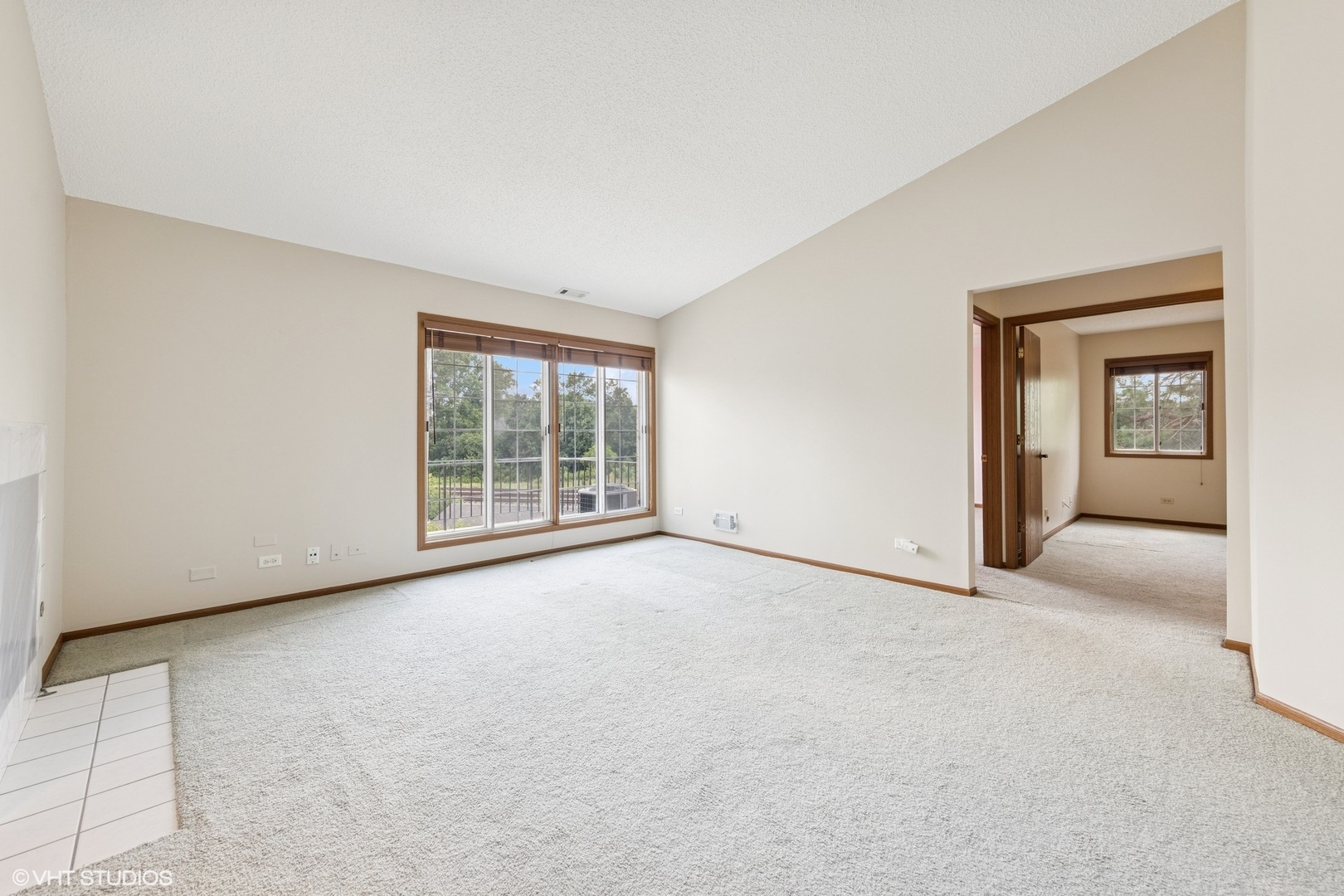 1258 Chalet Road #304, Naperville, IL 60563