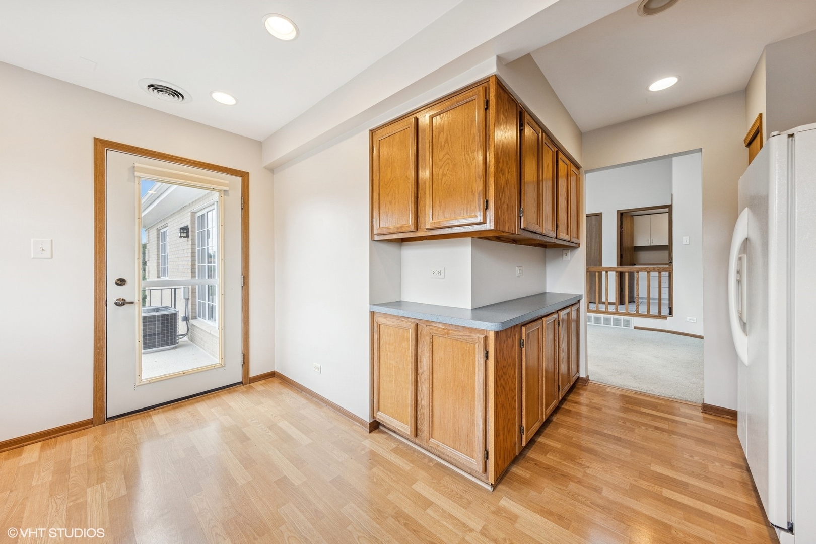 1258 Chalet Road #304, Naperville, IL 60563