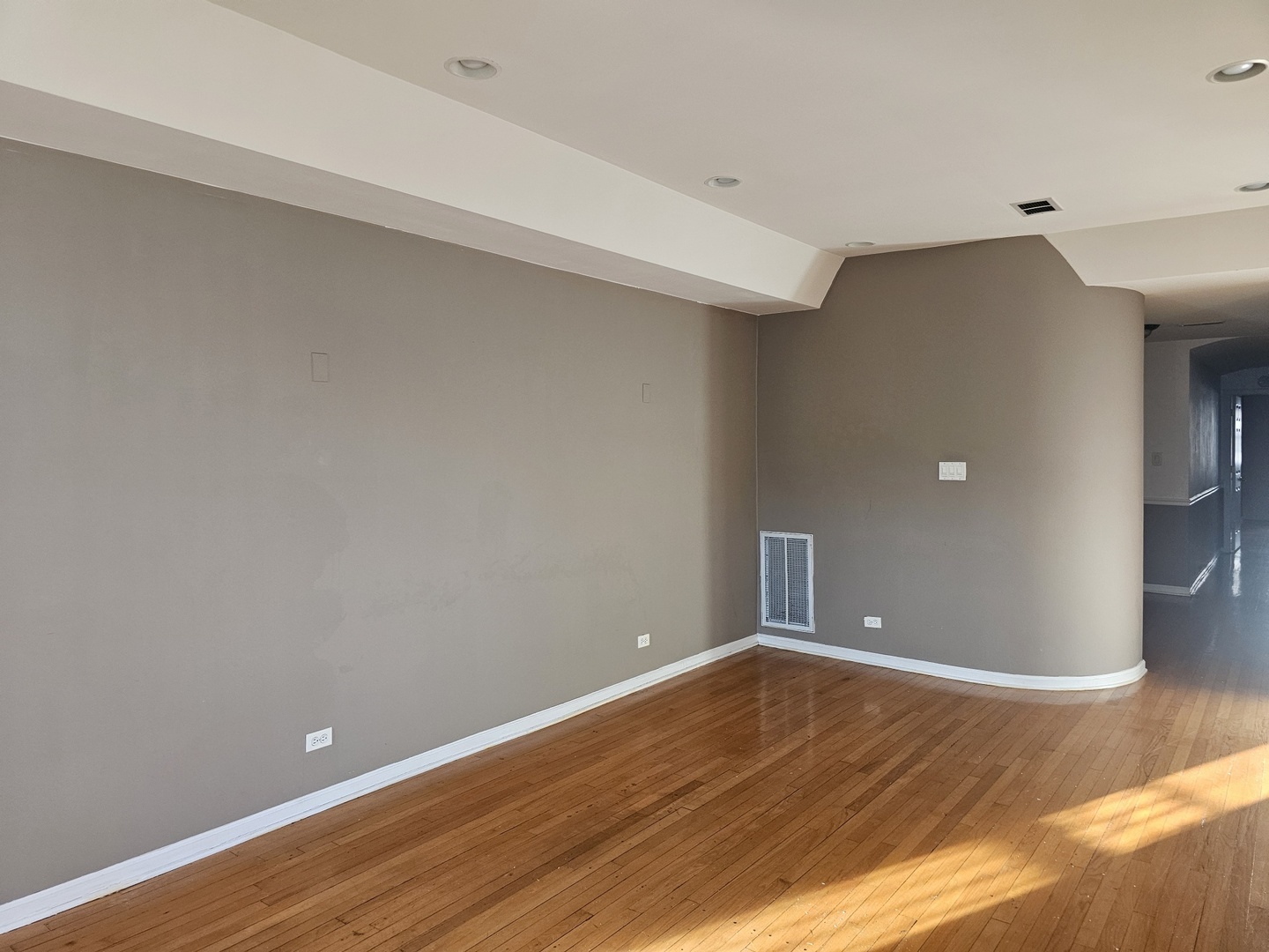 7131 S Euclid Avenue #3, Chicago, IL 60649
