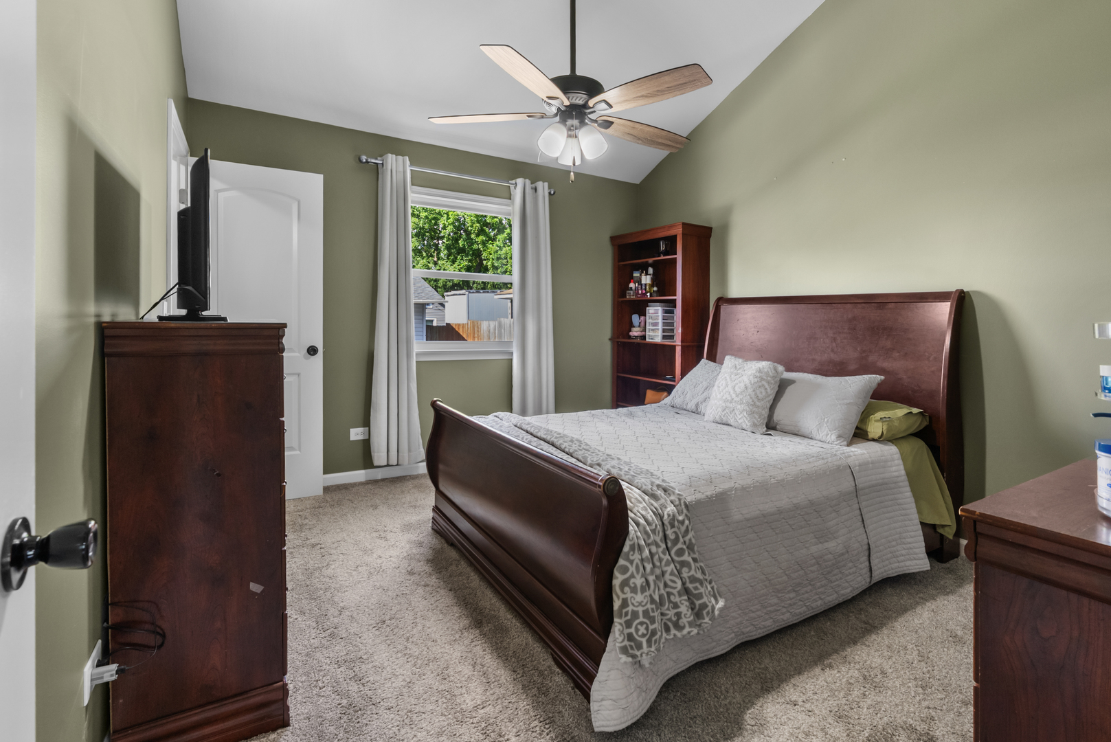 1105 W New York Street, Aurora, IL 60506