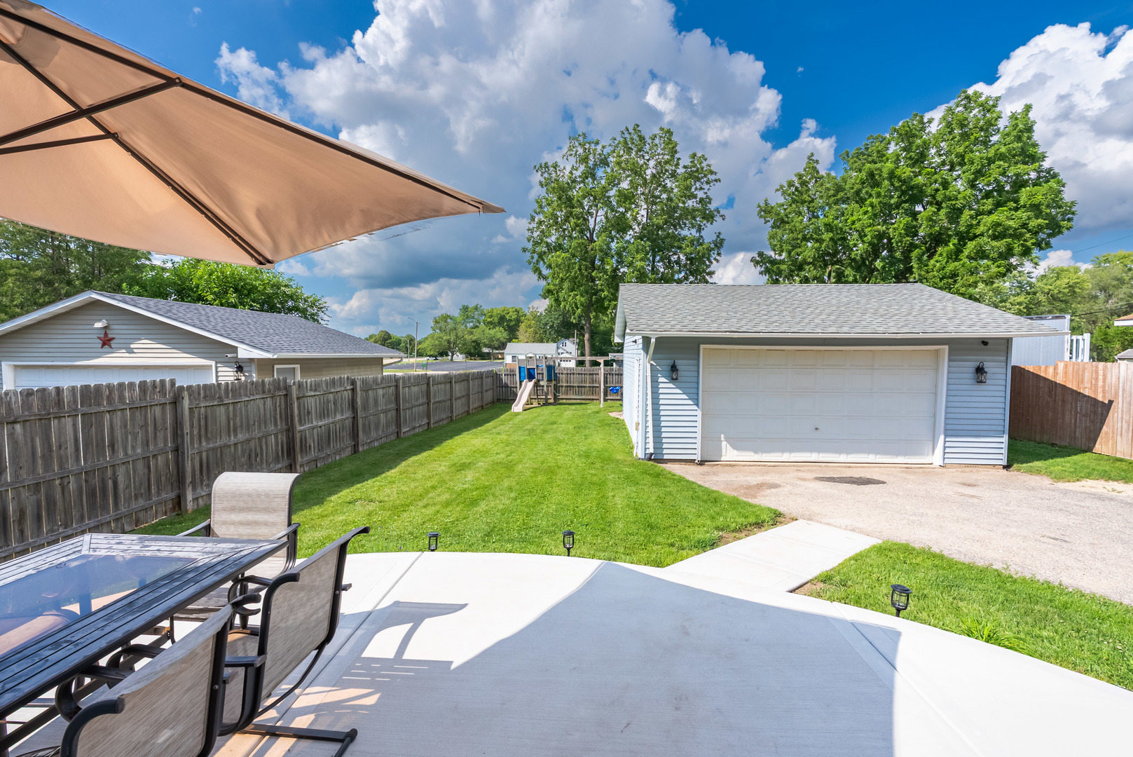 1105 W New York Street, Aurora, IL 60506