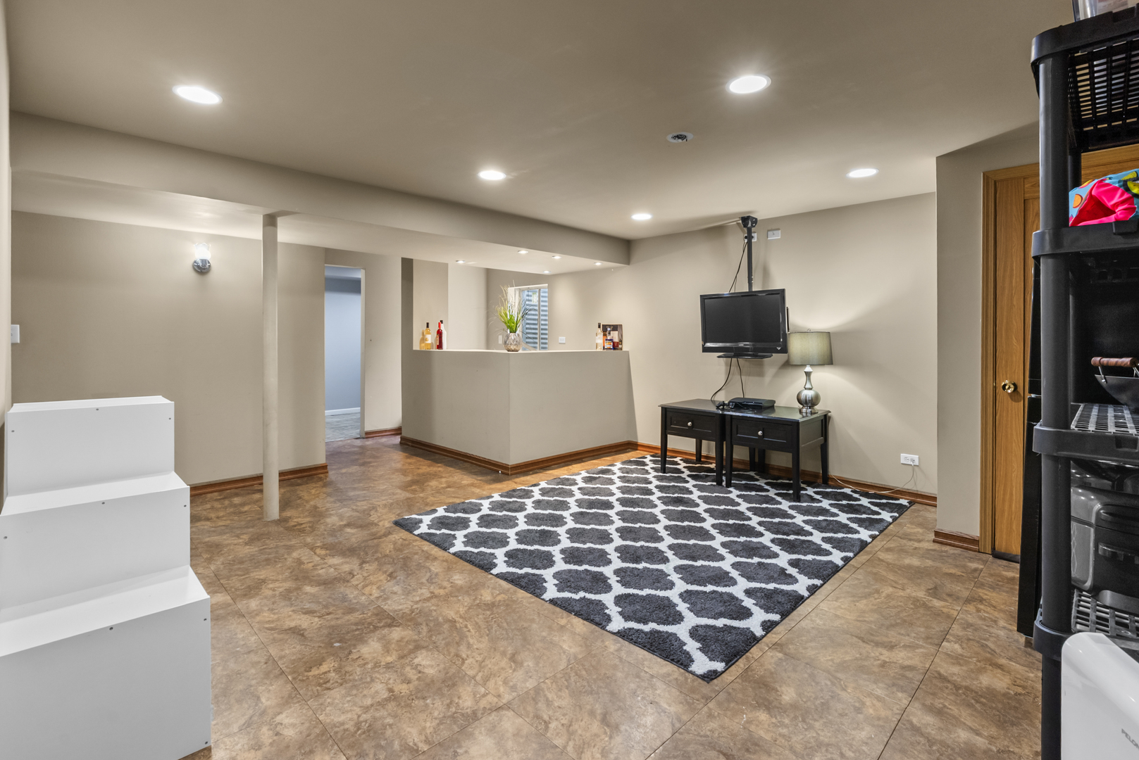 1105 W New York Street, Aurora, IL 60506