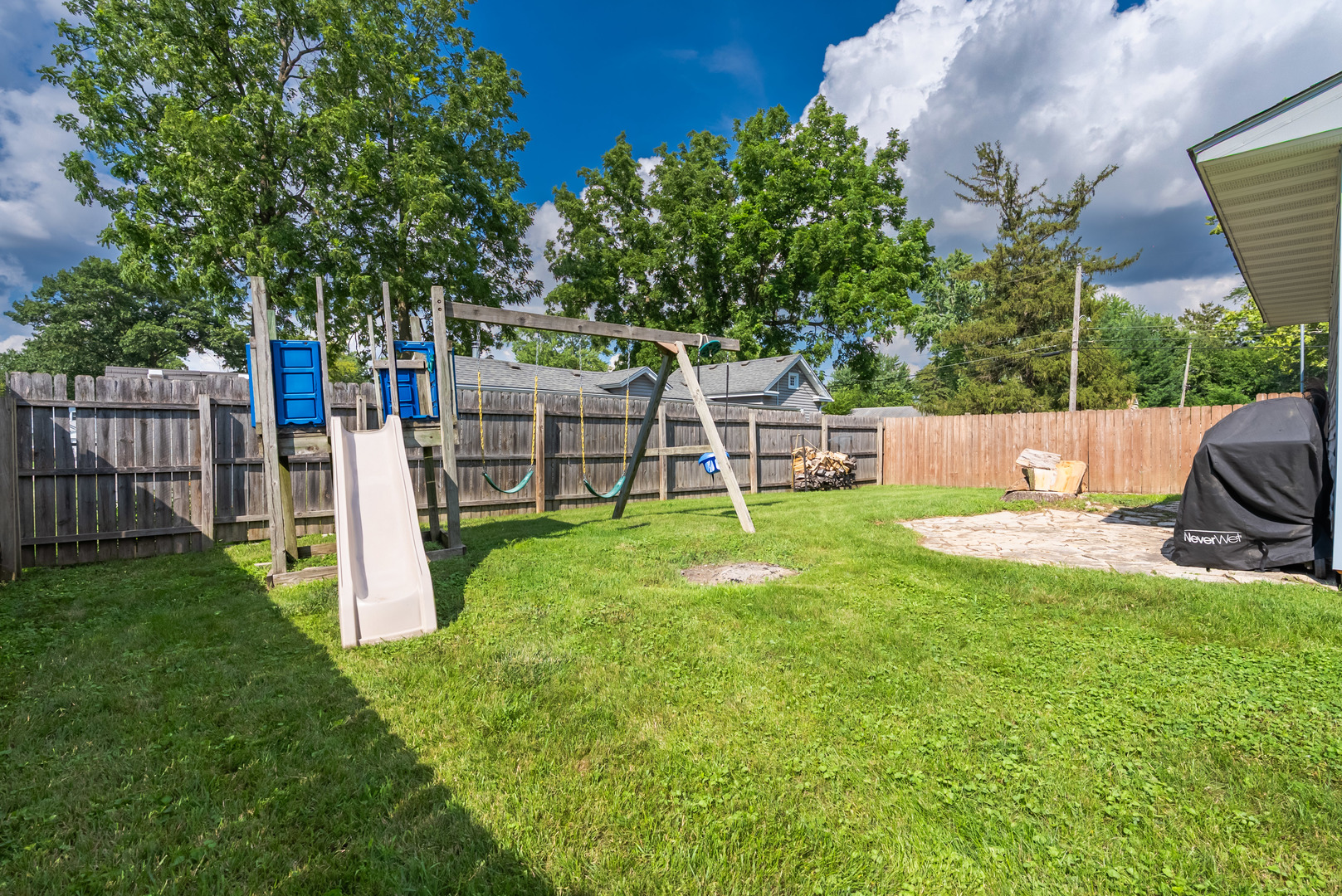 1105 W New York Street, Aurora, IL 60506