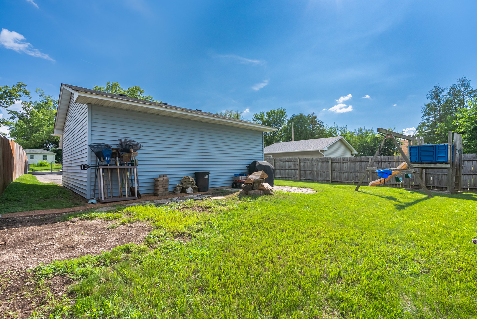 1105 W New York Street, Aurora, IL 60506