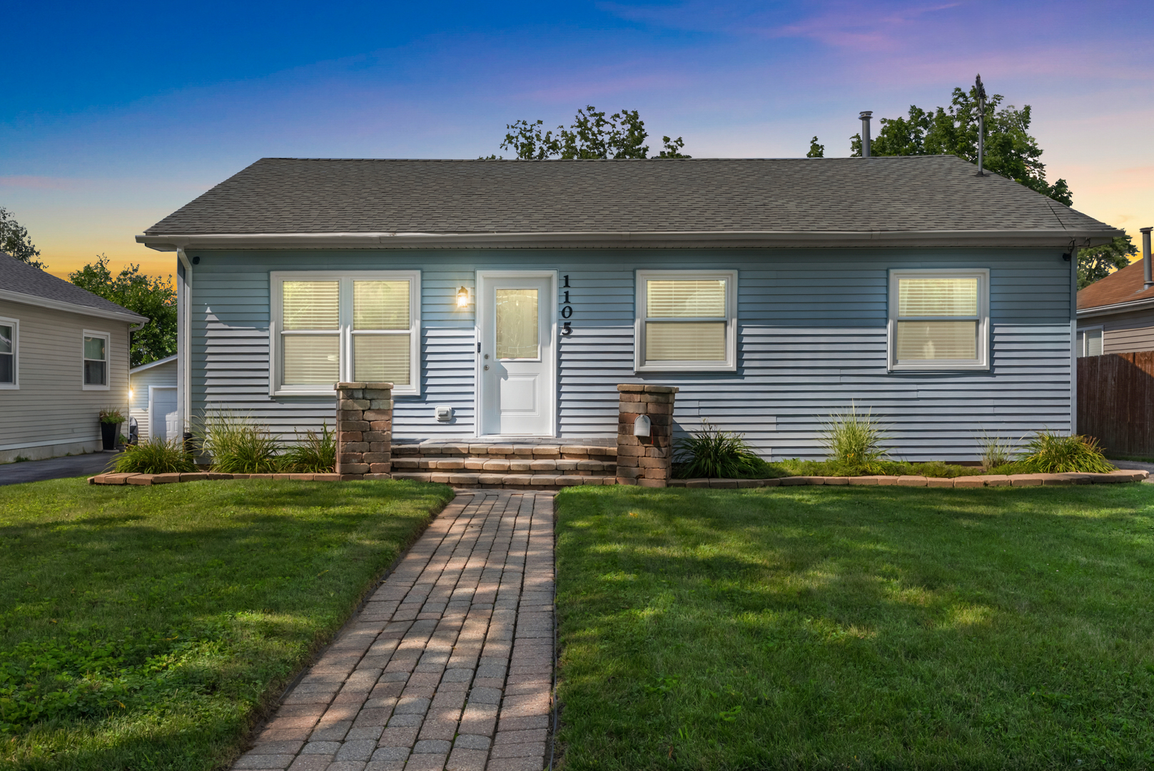1105 W New York Street, Aurora, IL 60506