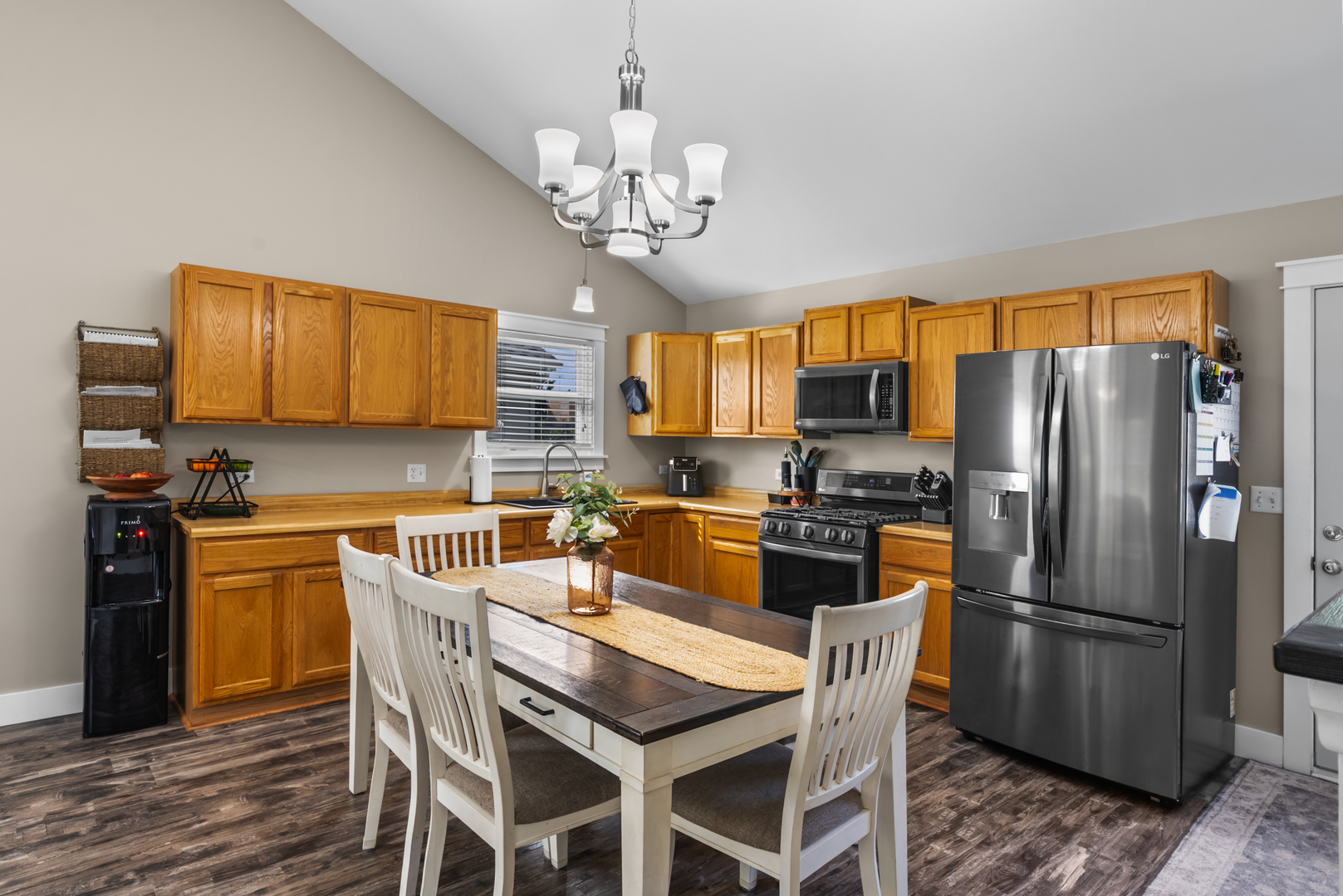 1105 W New York Street, Aurora, IL 60506