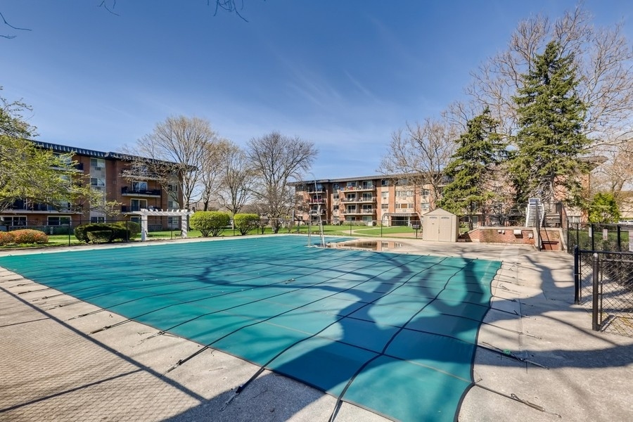 2206 S Goebbert Road #409, Arlington Heights, IL 60005