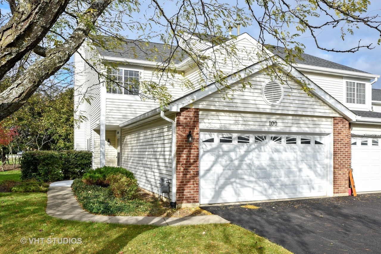 100 Brittany Drive, Streamwood, IL 60107