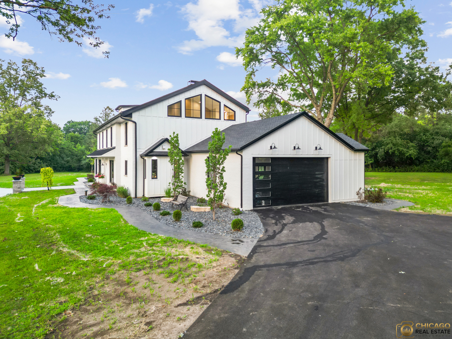 379 W County Line Road, Barrington Hills, IL 60010