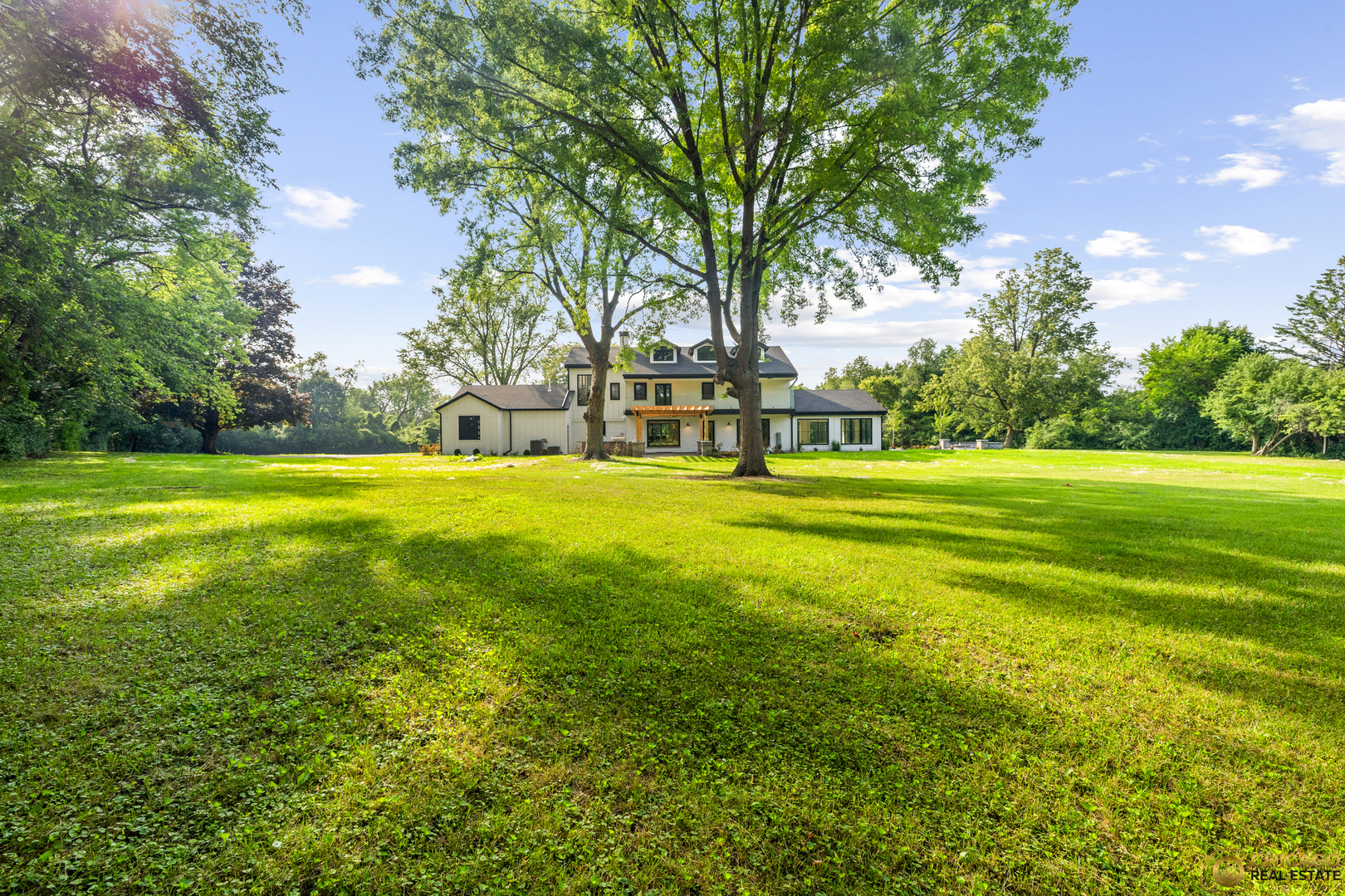 379 W County Line Road, Barrington Hills, IL 60010