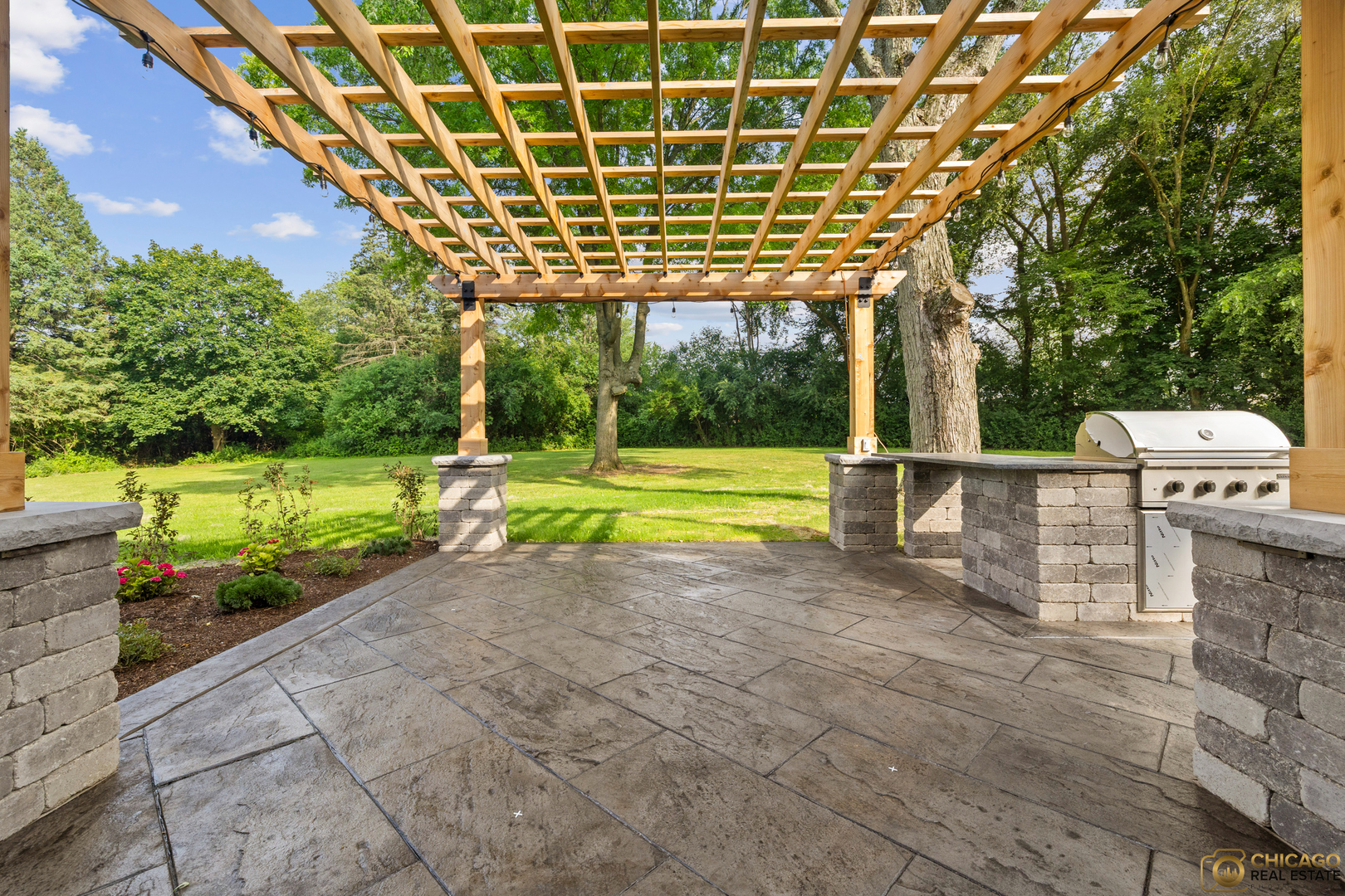 379 W County Line Road, Barrington Hills, IL 60010