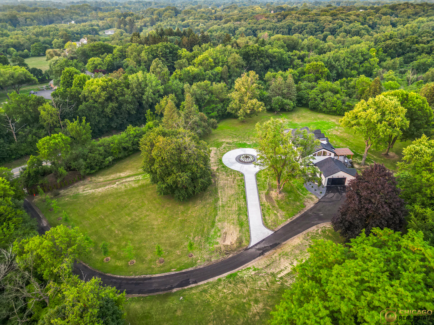 379 W County Line Road, Barrington Hills, IL 60010
