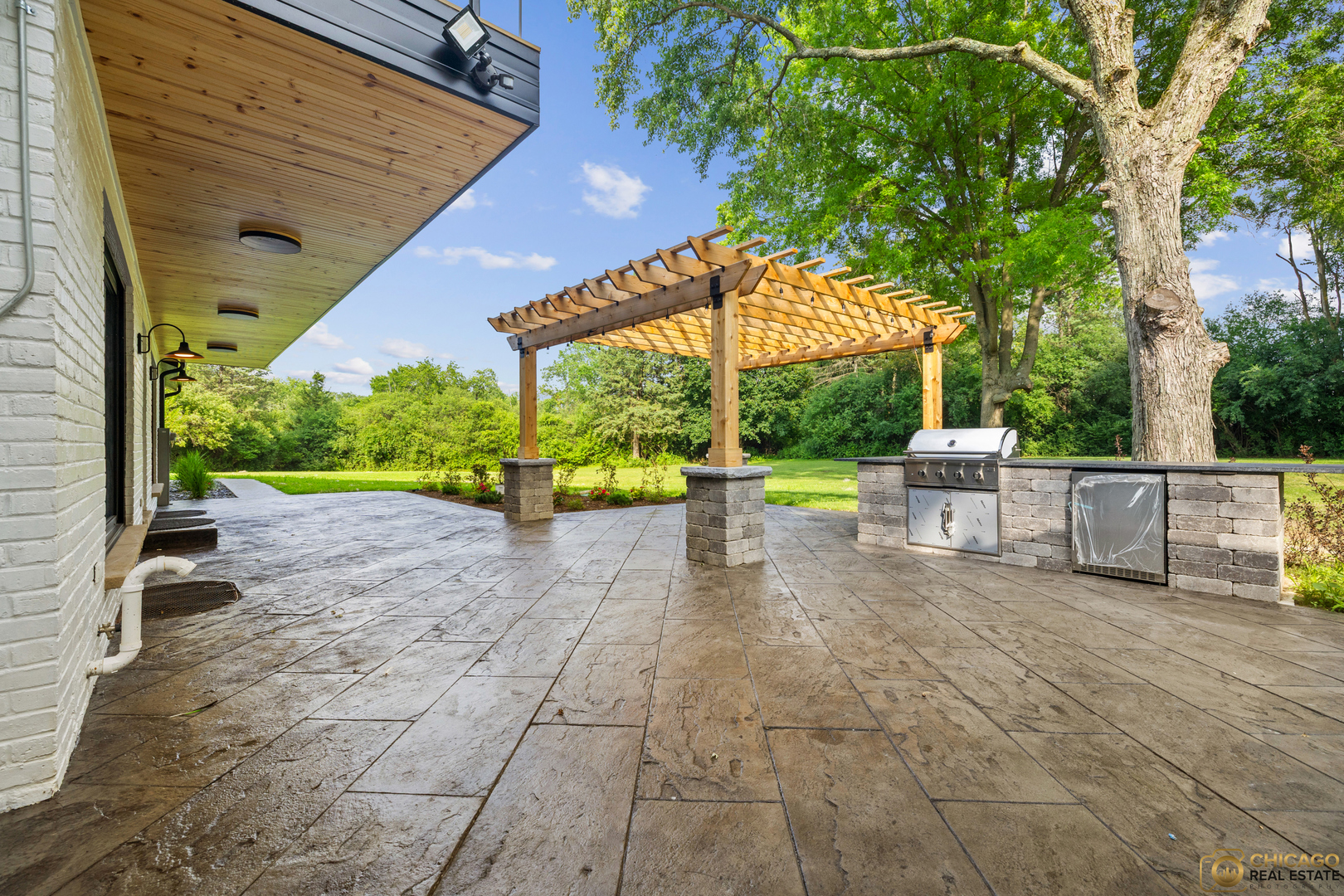 379 W County Line Road, Barrington Hills, IL 60010