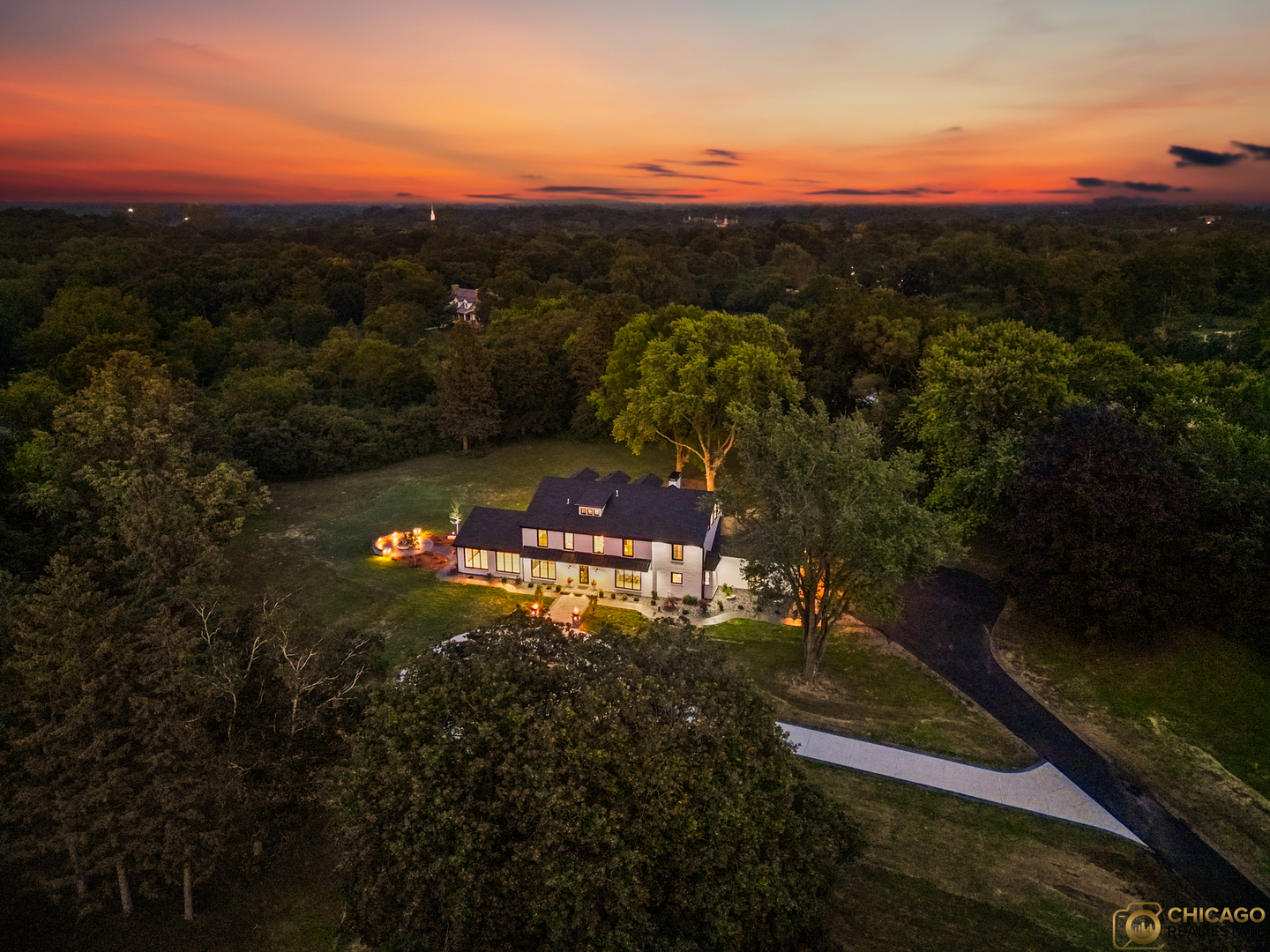 379 W County Line Road, Barrington Hills, IL 60010