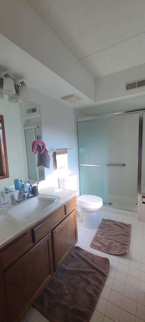 5005 Warren Street #202, Skokie, IL 60077
