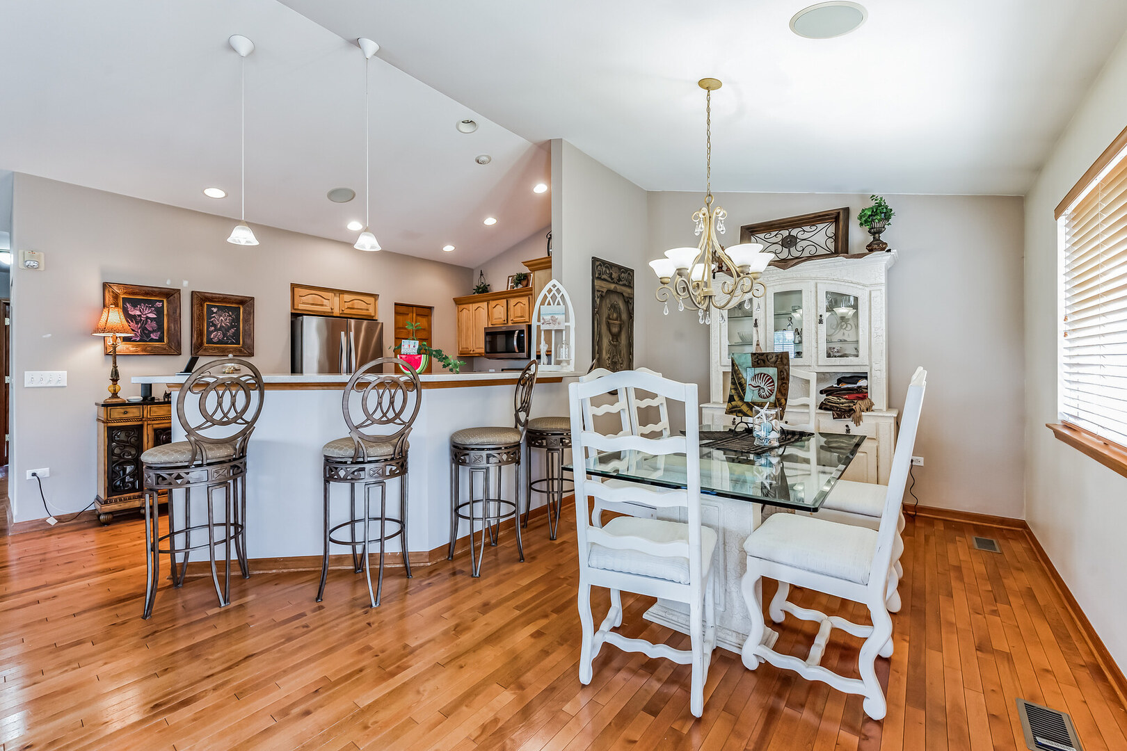 3003 SAGANASHKEE Lane #3003, Naperville, IL 60564