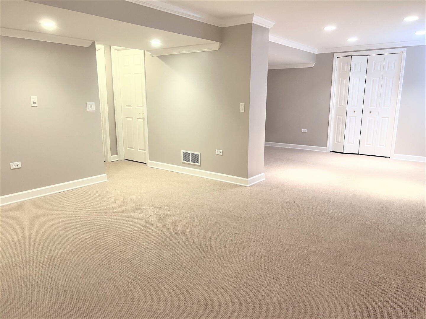3003 SAGANASHKEE Lane #3003, Naperville, IL 60564