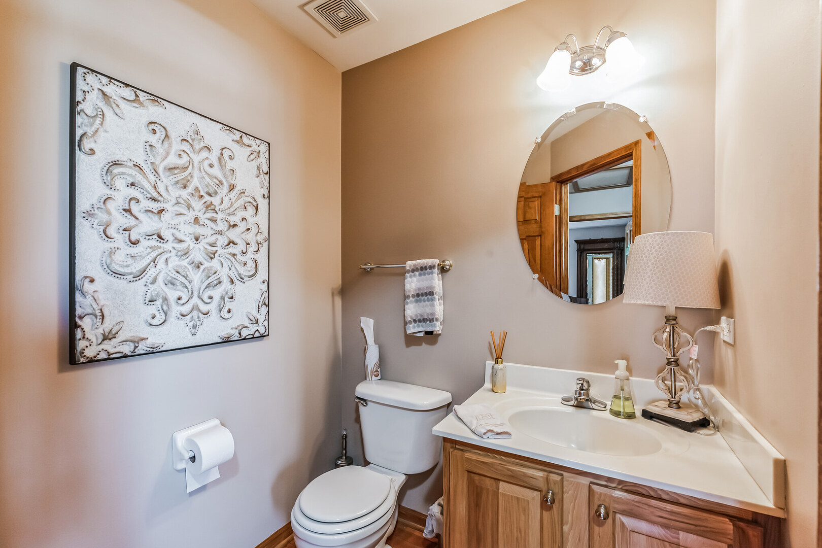 3003 SAGANASHKEE Lane #3003, Naperville, IL 60564