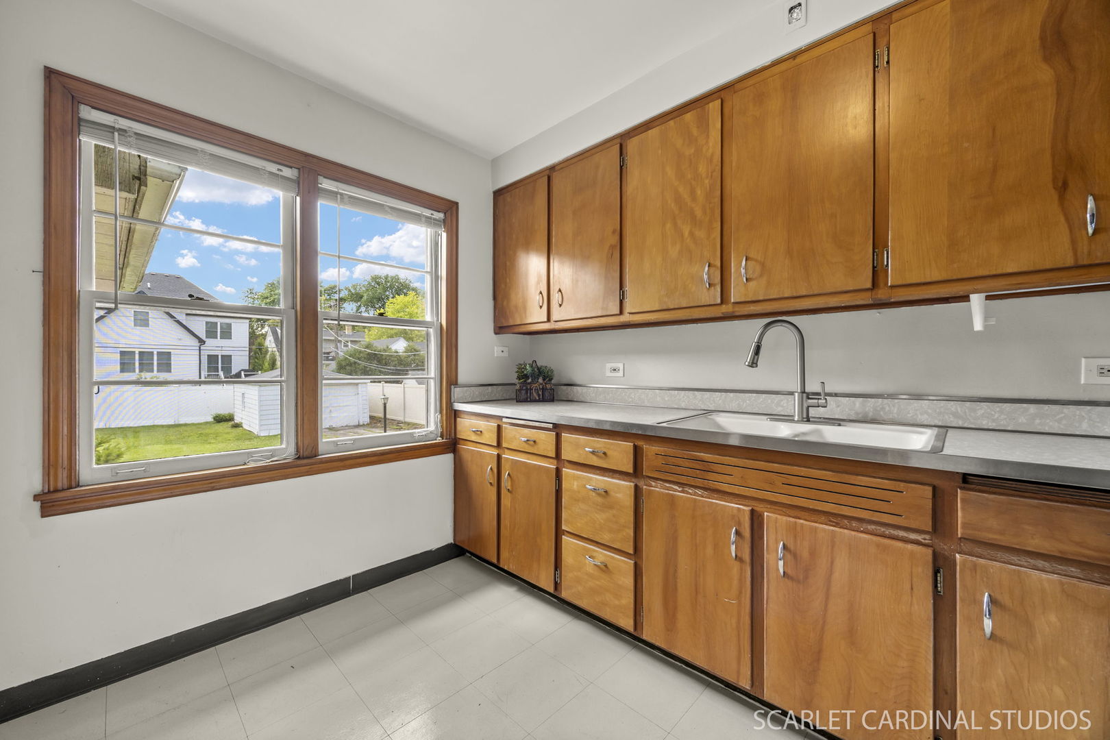 382 S Hawthorne Avenue, Elmhurst, IL 60126