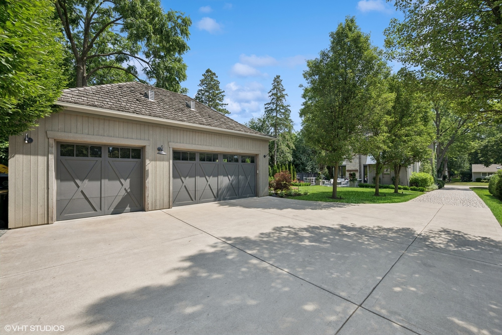 738 S Grove Avenue, Barrington, IL 60010