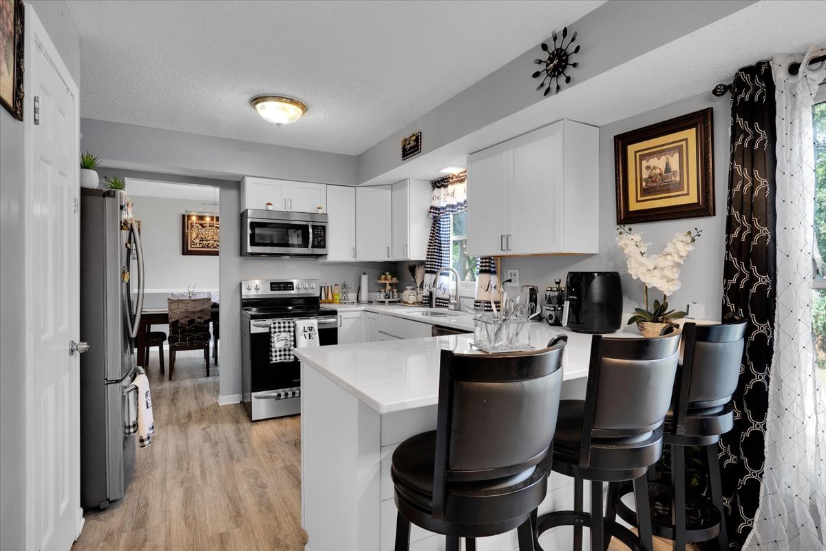 1734 Bishops Way, Mundelein, IL 60060