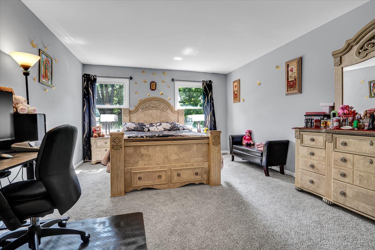 1734 Bishops Way, Mundelein, IL 60060