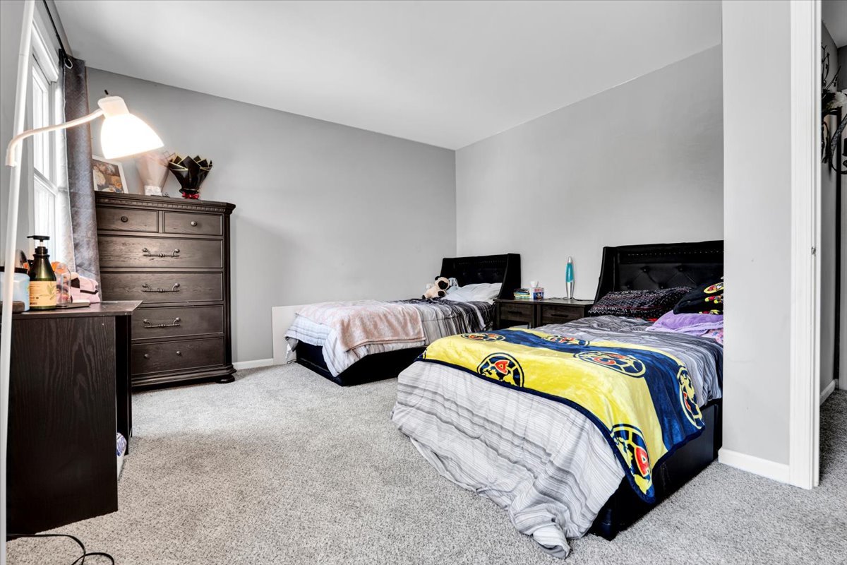 1734 Bishops Way, Mundelein, IL 60060