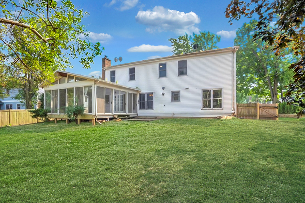 1734 Bishops Way, Mundelein, IL 60060