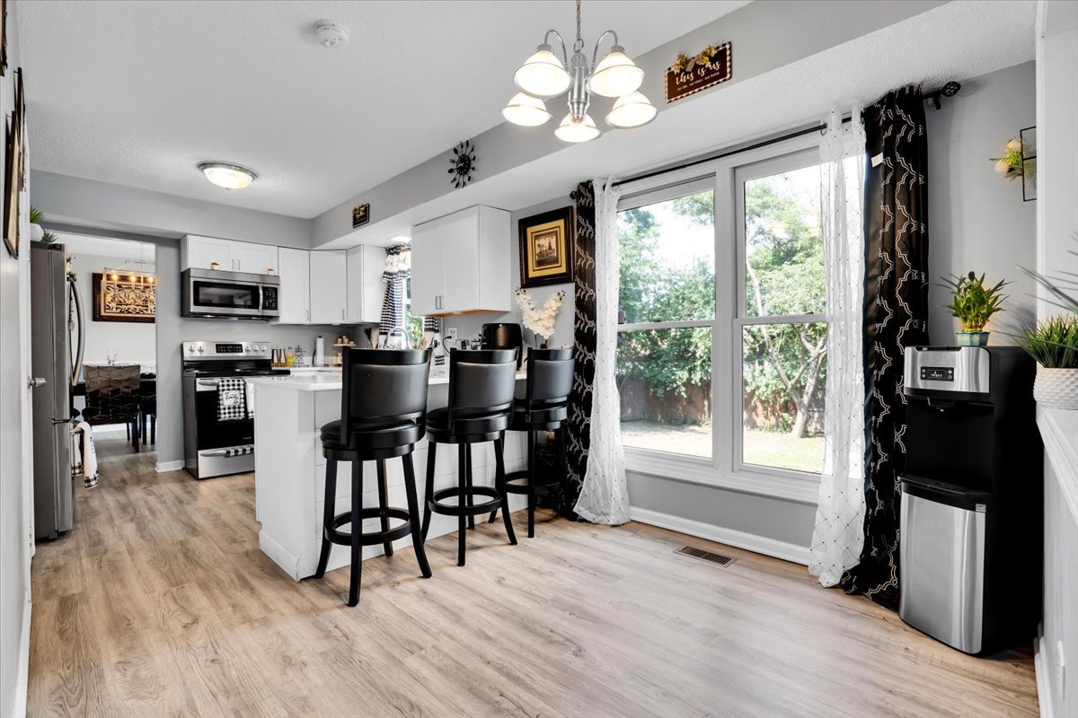 1734 Bishops Way, Mundelein, IL 60060