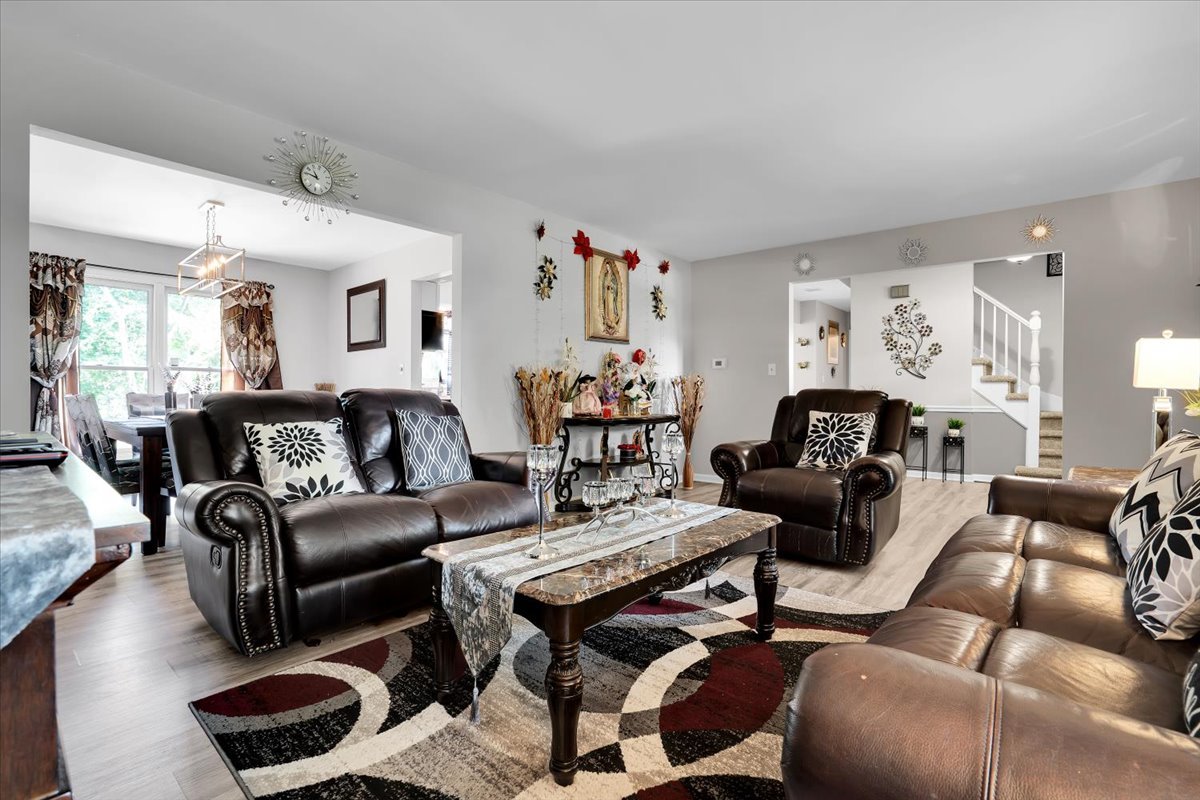 1734 Bishops Way, Mundelein, IL 60060