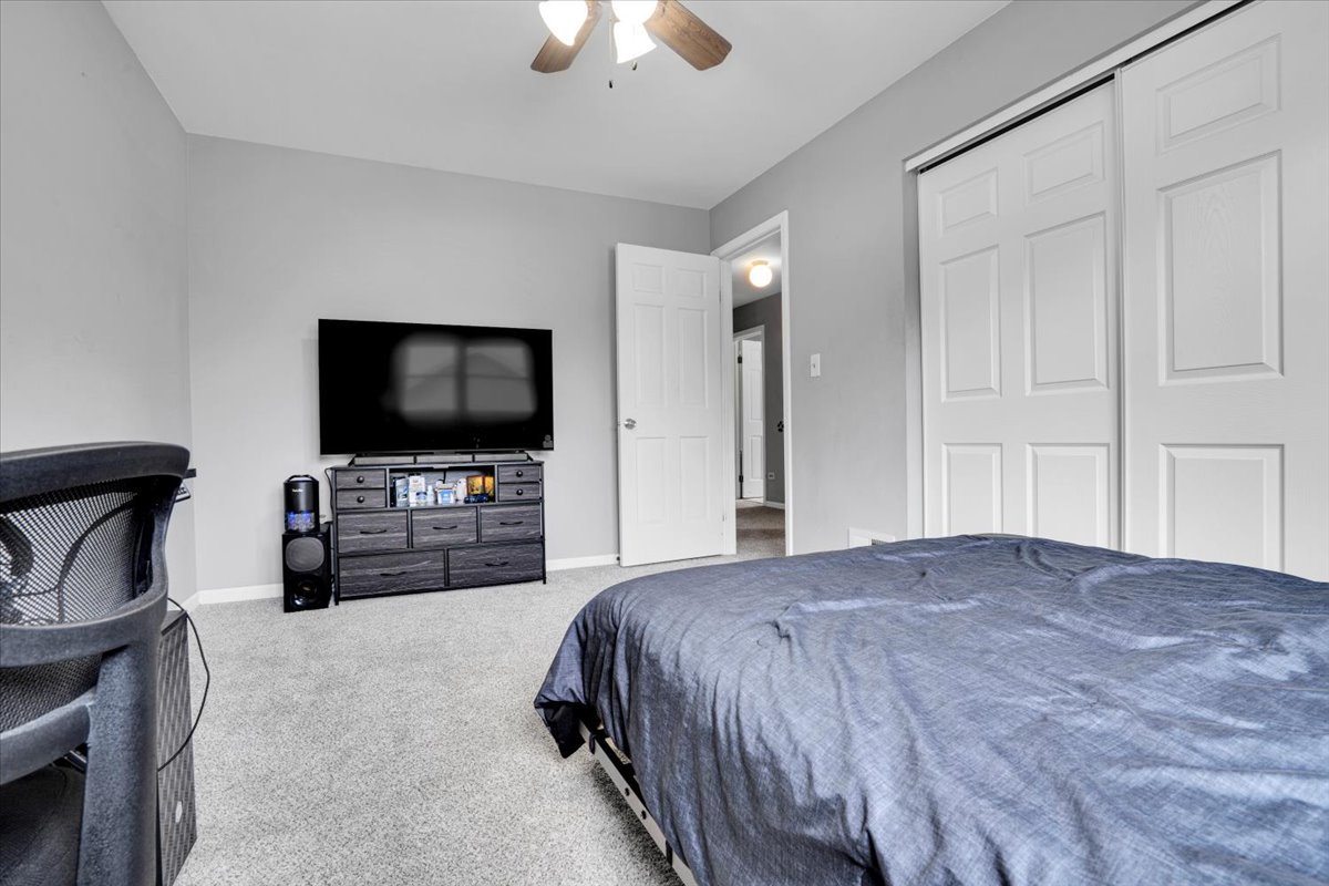 1734 Bishops Way, Mundelein, IL 60060