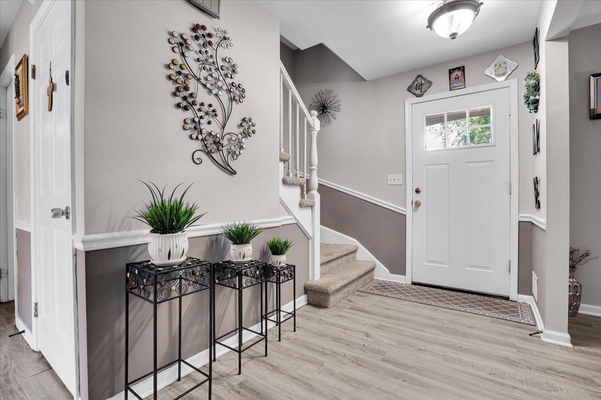 1734 Bishops Way, Mundelein, IL 60060