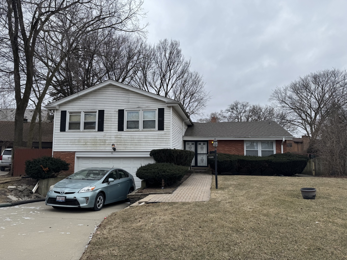 2309 Malik Court, Glenview, IL 60025