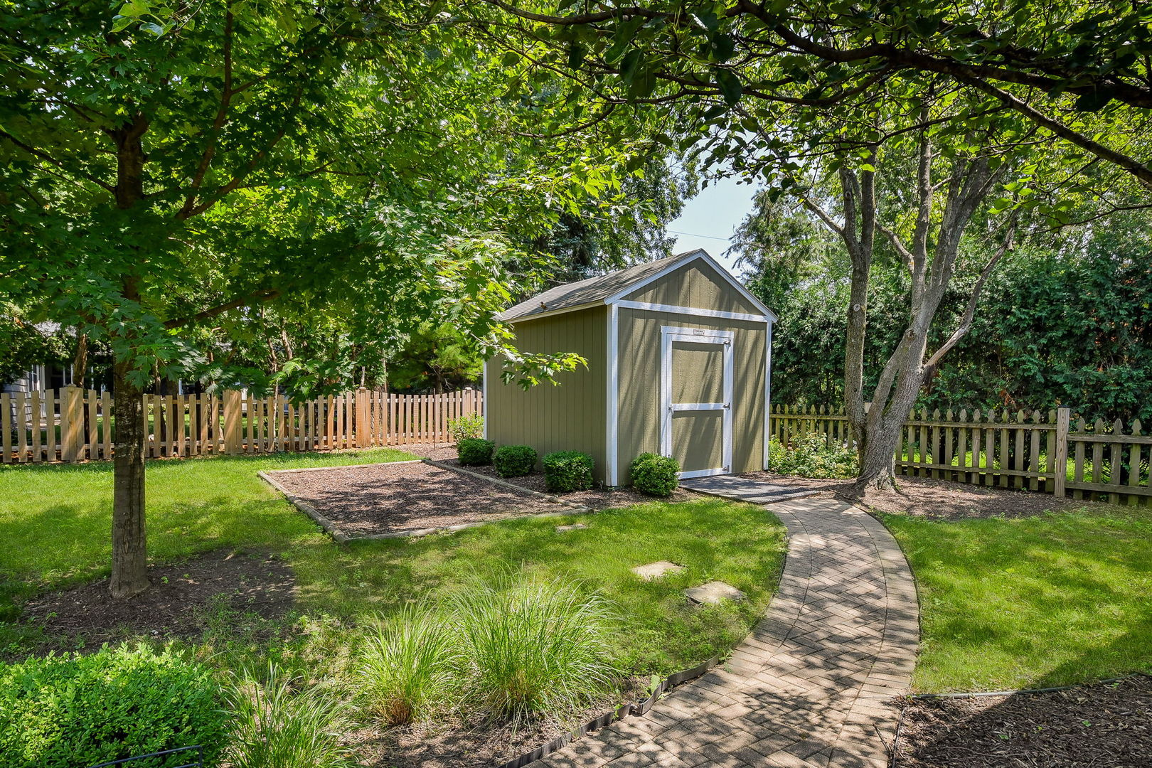 1845 Howard Street, Wheaton, IL 60187
