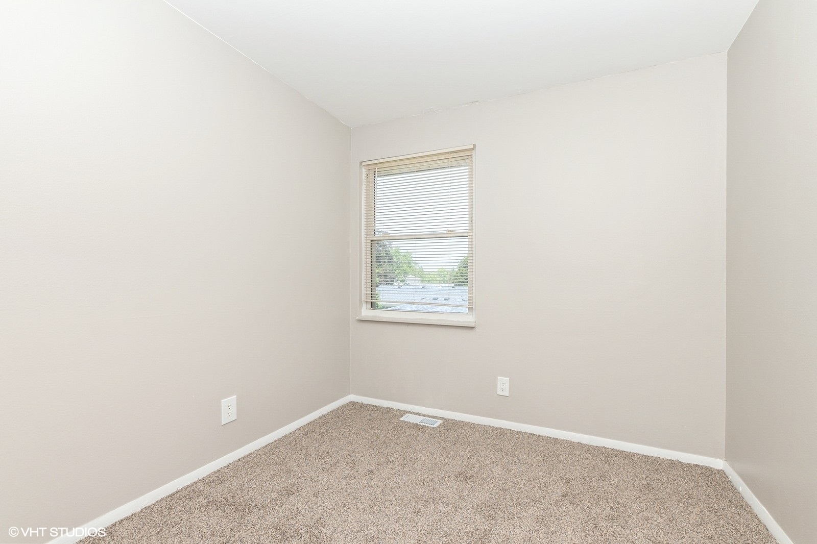 11 Fernwood Drive #I, Bolingbrook, IL 60440