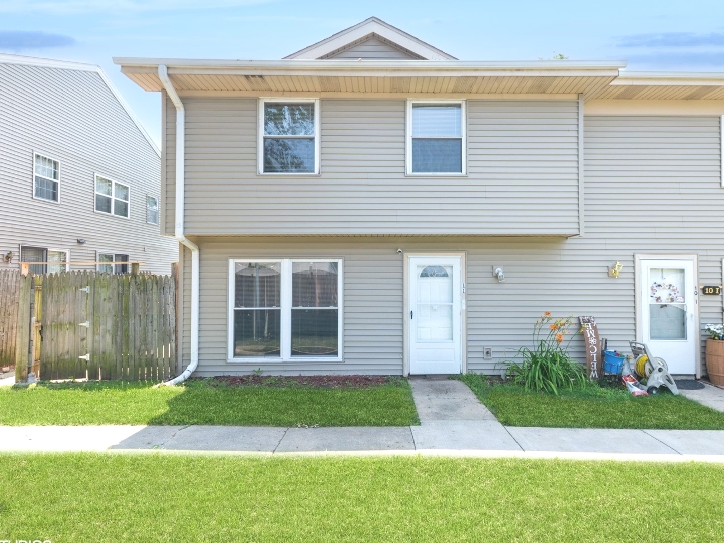 11 Fernwood Drive #I, Bolingbrook, IL 60440