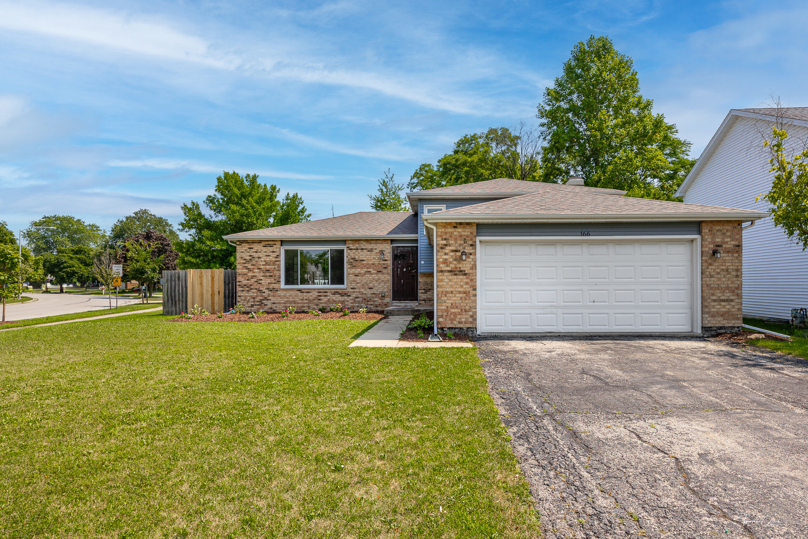 166 N Canyon Drive, Bolingbrook, IL 60490