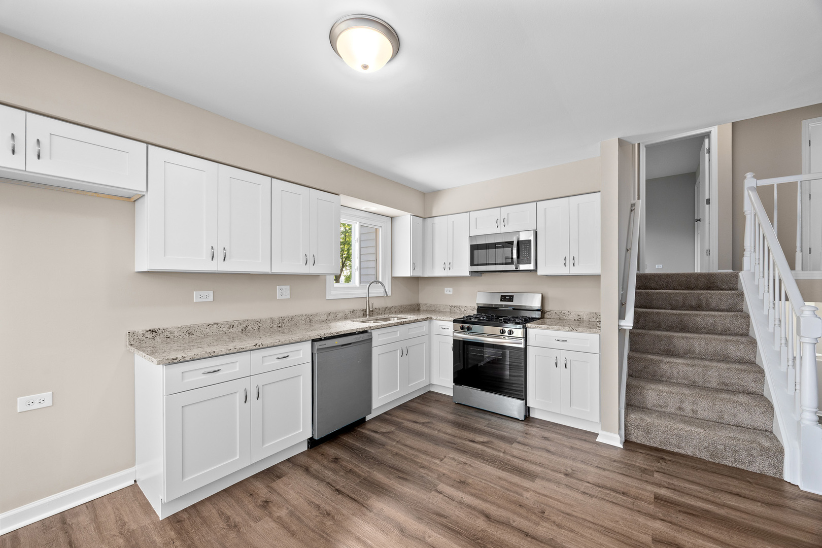 166 N Canyon Drive, Bolingbrook, IL 60490