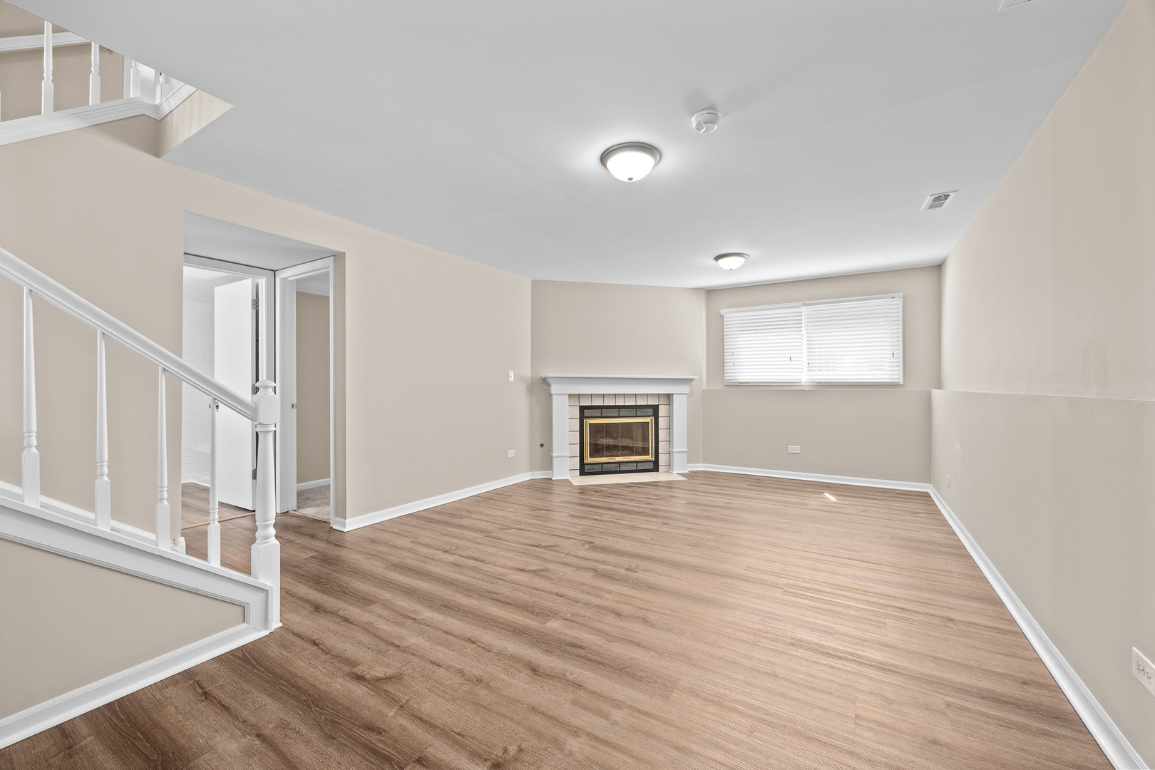 166 N Canyon Drive, Bolingbrook, IL 60490