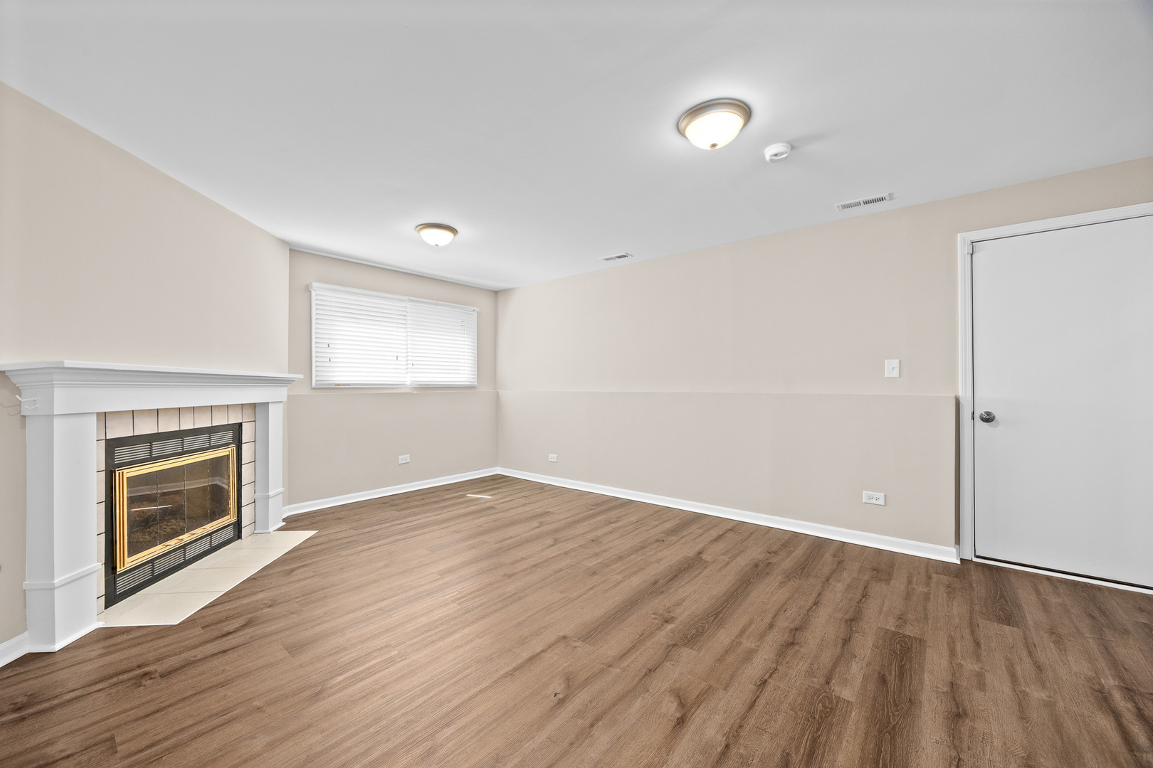 166 N Canyon Drive, Bolingbrook, IL 60490
