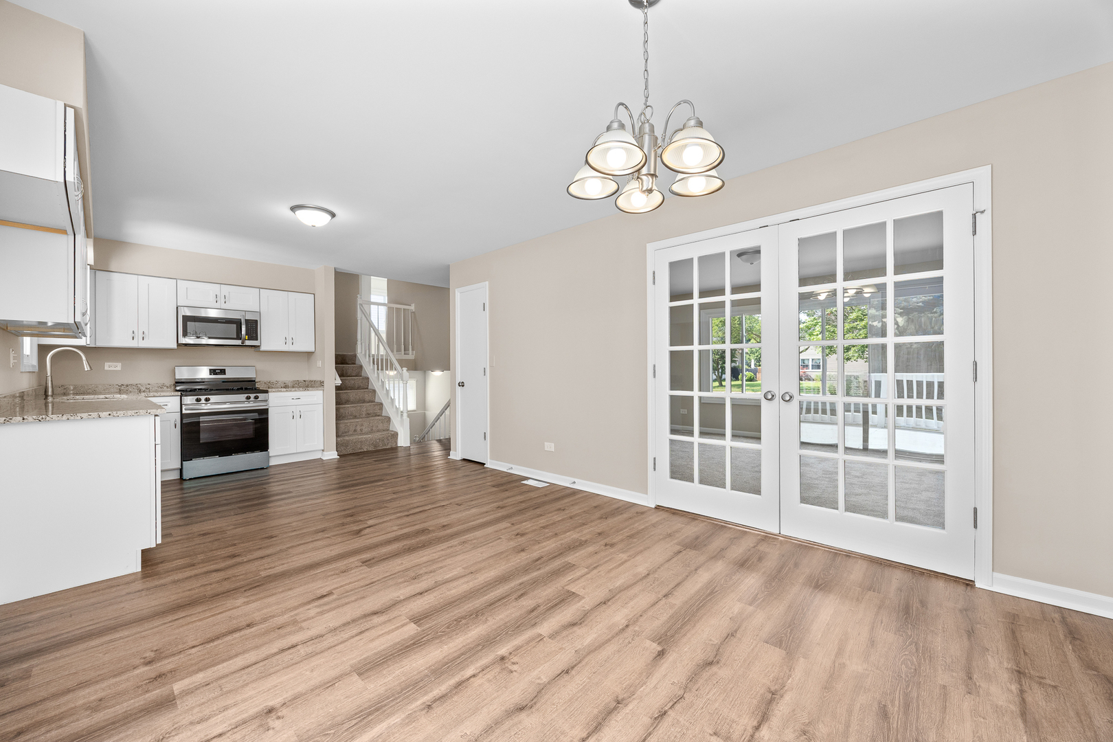 166 N Canyon Drive, Bolingbrook, IL 60490