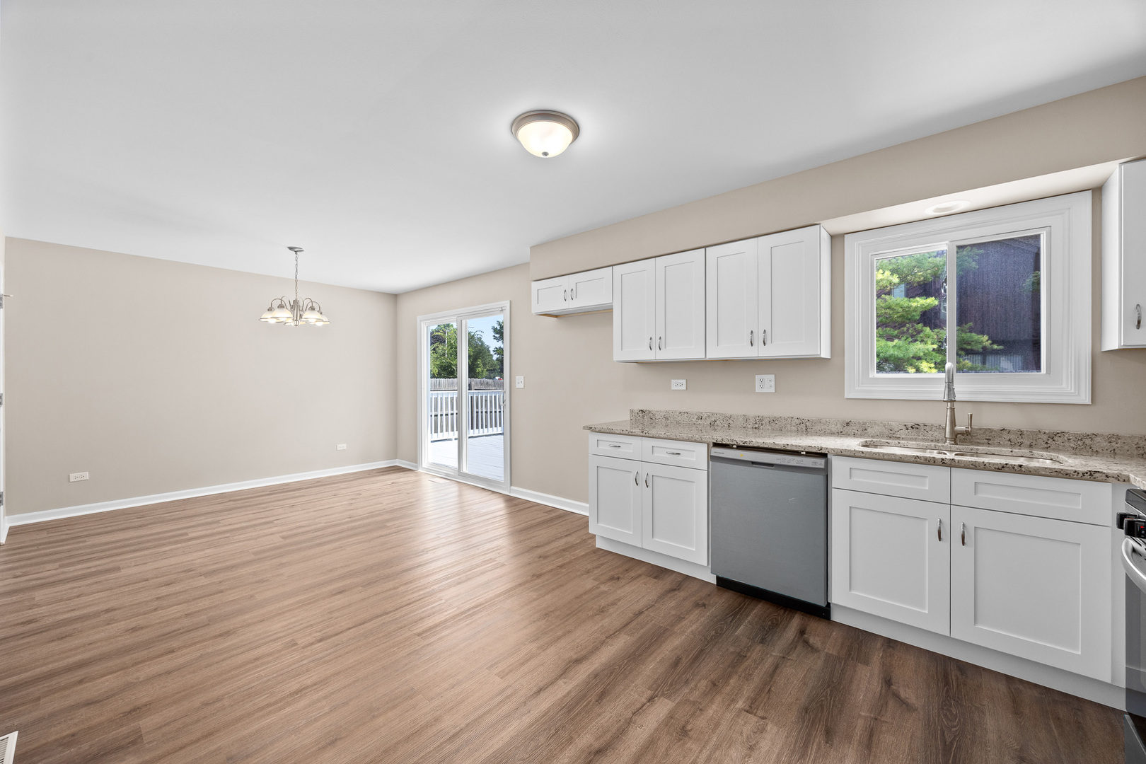 166 N Canyon Drive, Bolingbrook, IL 60490