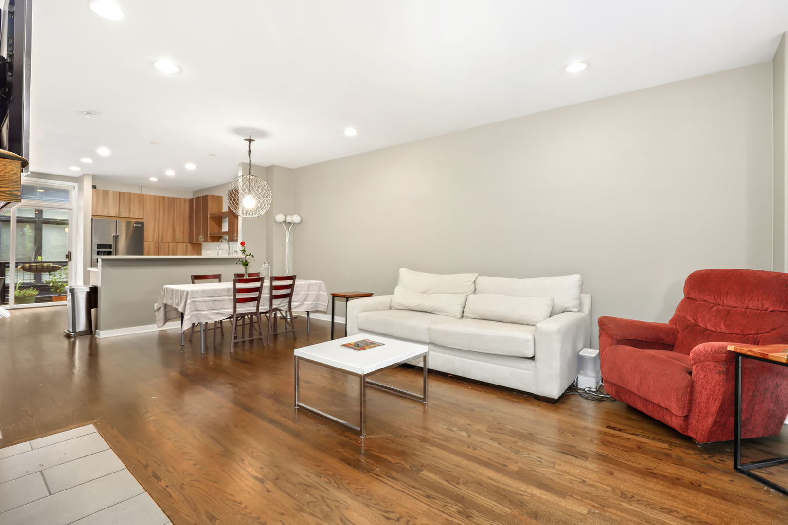 2754 N Paulina Street, Chicago, IL 60614