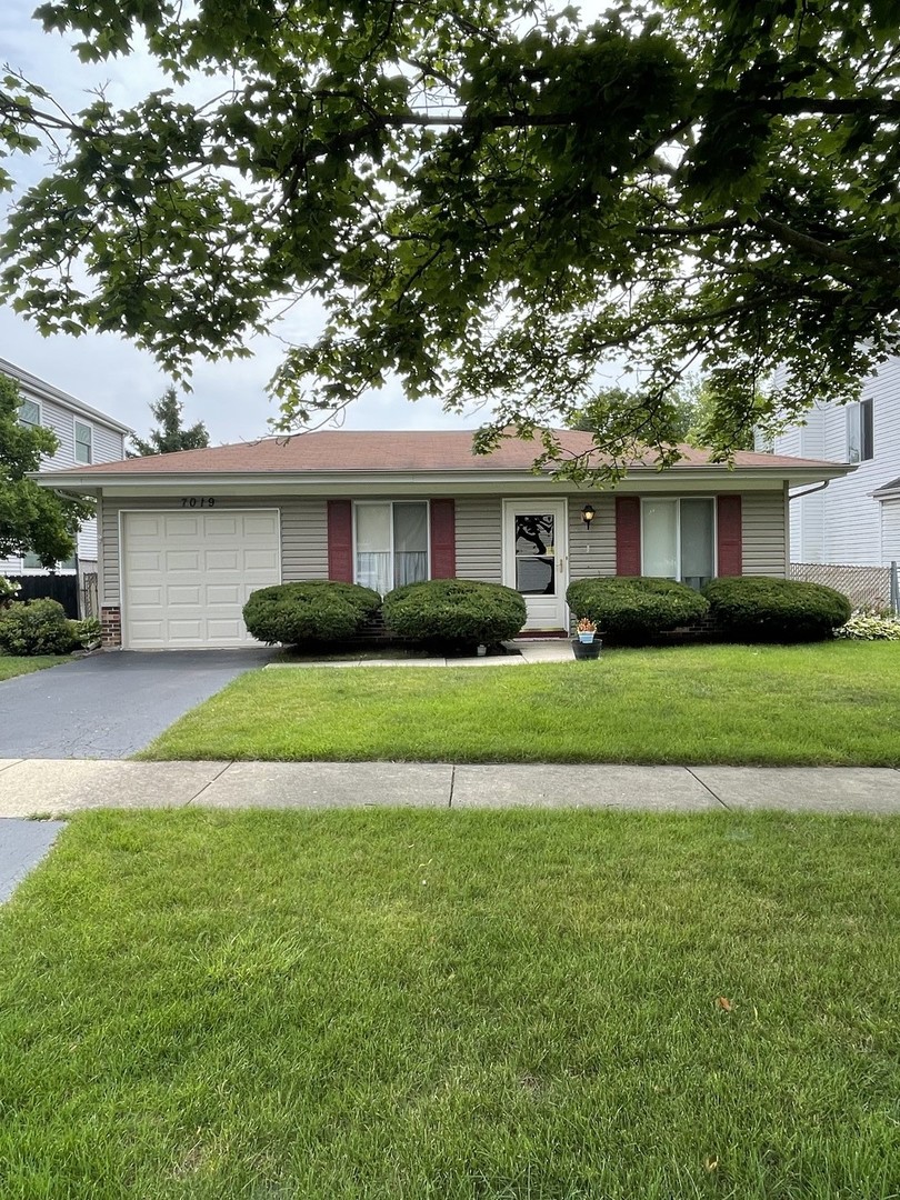 7019 Buckingham Circle, Woodridge, IL 60517
